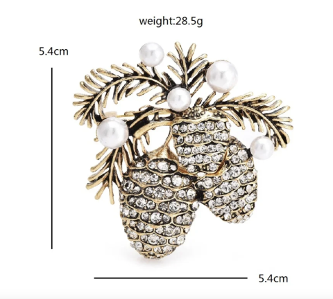 LWP Shop UK Karlı Palamut Broş